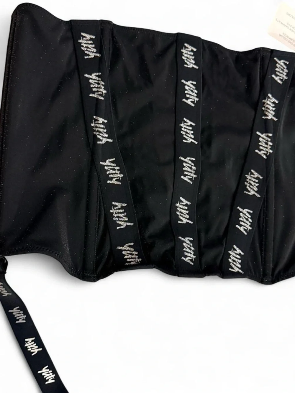 YITTY sleek black